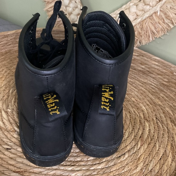 Womens Dr. Martens Sheridan 8-Eye Boot - matte Black Size 6 - Picture 11 of 12